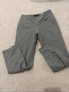 Nike Heather Gray Mid-Rise Athletic Leggings